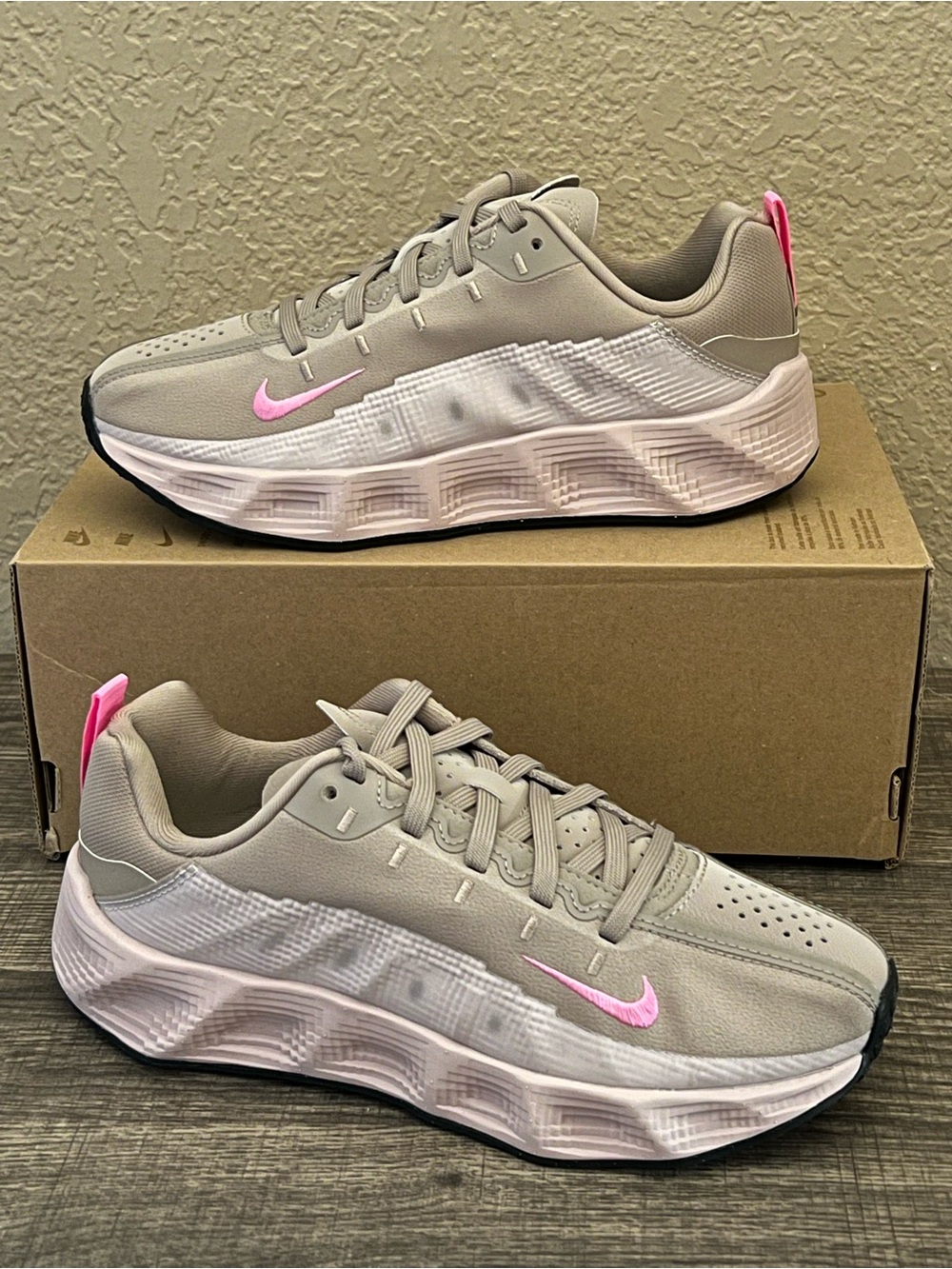 Nike Young Kid’s 4.0 Youh/Ava Rover In Pink & Ivory Accent Running Sneaker.